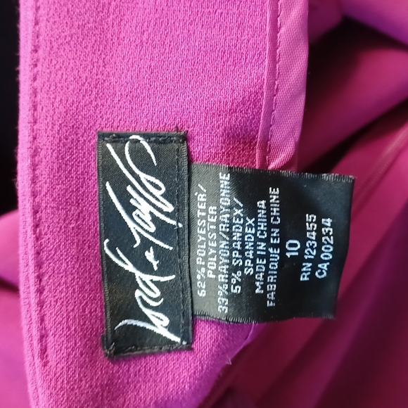 Lord & Taylor Magenta Crepe Pencil Skirt- Sz. 10 - Picture 9 of 9
